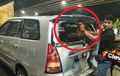 Bodi Toyota Kijang Innova Dibuat Ringsek Truk Trailer Saat Berhenti di Lampu Merah, Begini Kronologinya