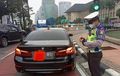Kendaraan Pelat Dewa Maksa Minta Lewat, Jangan Minggir kalau Ogah Dicap Kasih Jalan ke Pelanggar Lalu Lintas