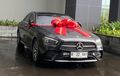 Komika Kiky Saputri Dilamar Kekasihnya, Dikasih Kado Mercedes-Benz C-Class Nih