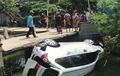 Gagal Colong Sepeda Onthel, Toyota Avanza Ini Berujung Rebahan di Sungai, Begini Videonya