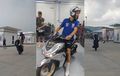 Pakai Helm Dealer, Toprak Razgatlioglu Beraksi Freestyle Naik Yamaha Aerox 155 Jelang World Superbike Mandalika 2022
