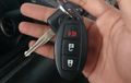 Awas Terkecoh, Remote Alarm dan Keyless Mobil Terlihat Sama, Ternyata Ini Bedanya