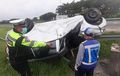 Ban Pecah Bikin Avanza Terguling di Tol Surabaya-Mojokerto, Polisi Beberkan Kronologinya