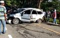 Petaka Lubang Jalan, Daihatsu Xenia Terpelanting, Hancur Lebur Renggut Tiga Nyawa