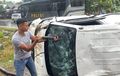 Mobil Brankas Jungkir Balik di Jalan Bikin Uang Kocar-kacir, Salut Sama Aksi Warga