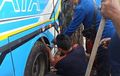 Bus Mogok Bikin Warga Heran, Tak Ada Kebakaran Tapi Didatangi Petugas Damkar, Ternyata...