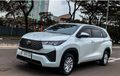 Mobil Baru, Innova Zenix G Hybrid Punya Banyak Colokan HP, Di Mana Saja Posisinya?