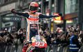 Luncurkan Serial Dokumenter, Marc Marquez Pacu Honda RC213V di Jalanan Kota Madrid