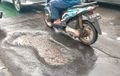 Banyak Jalan Berlubang di Musim Hujan, Awas Bisa Merusak Tiga Part Motor Ini