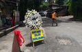 Kerap Menyebabkan Kecelakaan, Jalan Bina Marga Kota Bogor Dipasang Karangan Bunga