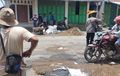 Risih Jalan Berlubang, Pemuda di Kudus Kompak Perbaiki Secara Mandiri