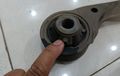 Umur Bushing Arm Mobil Bekas Kalian Pendek? Bisa Jadi Sokbreker Rusak