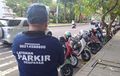 Masyarakat Dipermudah, Seragam Juru Parkir di Kota Denpasar Dilengkapi Nomor Pengaduan