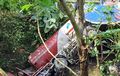 Mencekam, Truk Tangki Pertamina Tersungkur di Lokasi Basah, Sopir Terseret Arus 200 Meter