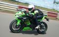 Jauh Lebih Enak dari Ninja ZX-25RR, Begini Rasanya Ngegas Ninja ZX-4RR versi 2023