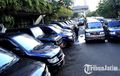 Mobil Pelat Merah Numpuk di Balai Kota Surabaya, ASN Berani Sentuh Sanksi Menanti