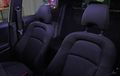 Interior Mobil Pakai Jok Fabric, Bersihinnya Cukup Pakai Cara Ini