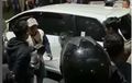 Toyota Avanza Babak Belur Diamuk Massa, Kelakuan Sopir Tergambar Dari Video