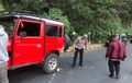 Innalillahi, Jip Wisata Toyota Hardtop Gunung Bromo Loncat ke Jurang Saat Sopir Tutup Kap Mesin