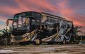 Stiker Kode OH dan OF di Bus Mercedes-Benz Ada Artinya, Jadi Tahu Posisi Mesin