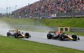 Saling Sikut Sampai Nyaris Crash, Max Verstappen dan Sergio Perez Sempat Bersitegang di Balap Sprint F1 Austria 2023