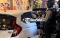 Lima Mobil Ugal-ugalan Parkir di Kantor Polisi,  Botol 1,5 Liter Isi Cairan Perpanjang Urusan