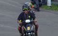 Cetak Rekor Lap di Latihan Resmi MotoGP Austria 2023, Marco Bezzecchi Tutup Sesi dengan Dibonceng Valentino Rossi