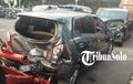 Bodi Samping Toyota Agya Sentuh Aspal, Posisi Parkir Tiba-tiba Dibuat Avanza Koprol