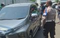 Mitsubishi Xpander Dikerumuni Polisi dan Warga, Kaca Diintip Ada Pemandangan Mengejutkan