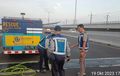 Dalam Sehari Puluhan Mobil Pecah Ban di Tol MBZ, Jasa Marga Tunjukan Temuan Baru