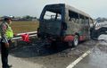 Isuzu Elf Jadi Rongsokan di Tol Jombang-Mojokerto, Part Utuh Sisa Ban Belakang