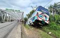 Bus PO Kurnia Nungging di Samping Jembatan Besi, Wajah Sudah Tatap Sungai