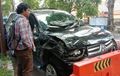 Pajero Sport Berubah Enggak Karuan, Sundul Avanza, Bikin Ringsek Sigra