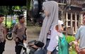 Kisah Cinta Gadis Makassar Tak Pakai Helm dan Polisi, Ditilang Berakhir Sayang