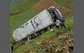 Hindari Pemotor, Bus Kramat Djati Terjun ke Jurang di Jalur Puncak