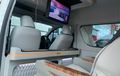 Partisi Minimalis Toyota HiAce Premio Punya Baze Tetap Full Hiburan