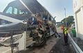 Bodi Kiri Bus PO Pahala Kencana Terkelupas di Tol Tembalang, Sopir Musuh Melarikan Diri