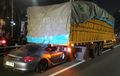 Porsche Cayman Seruduk Truk Dekat GT Kuningan 2, Kabin Ringsek Parah