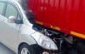 Ertiga Terkoyak Setengah Badan, Petaka Sopir Truk Tukar Posisi di Tol