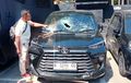 Kaca Avanza Bolong Tembus Kabin Buah Kenekatan Sopir, Calya Kena Imbas