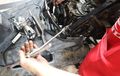 Mesti Tahu, Kencangkan Busi Motor Berlebihan Bisa  Bikin Masalah