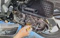 Pakai Cleaner Jenis Ini, Karet Sil Aman Saat Servis CVT Motor Matic