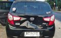 Bikin Pintu Bagasi Daihatsu Ayla Cekung, Nyawa Pengendara Honda Scoopy Tak Tertolong