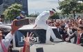 Pria Istimewa, Bisa Injak Kap Mesin dan Duduk di Atap Mobil Kepresidenan Prabowo