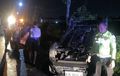 Calya Dibuat Telentang Avanza di Pinggir Jalan, Petaka Rakus di Tikungan