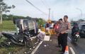 Bodi Kiri Daihatsu Gran Max Nempel Aspal, Ratusan Udang Gelagapan di Lokasi Kering