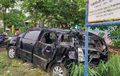 Penumpang Kijang Innova Terlempar Keluar Kabin, Bodi Terlipat Ditebas Ular Besi Berjalan