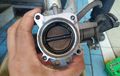 Nggak Susah, Begini Cara Mudah Membersihkan Throttle Body Mobil