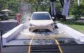 Pemilik Nyimak, Ini Tips Aman Mobil Listrik Terjang Banjir Atau Sudah Terlanjur Terendam