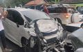Duel Keras Jazz Vs APV di Kulon Progo, Korban Terjepit Hingga Terkulai ke Aspal